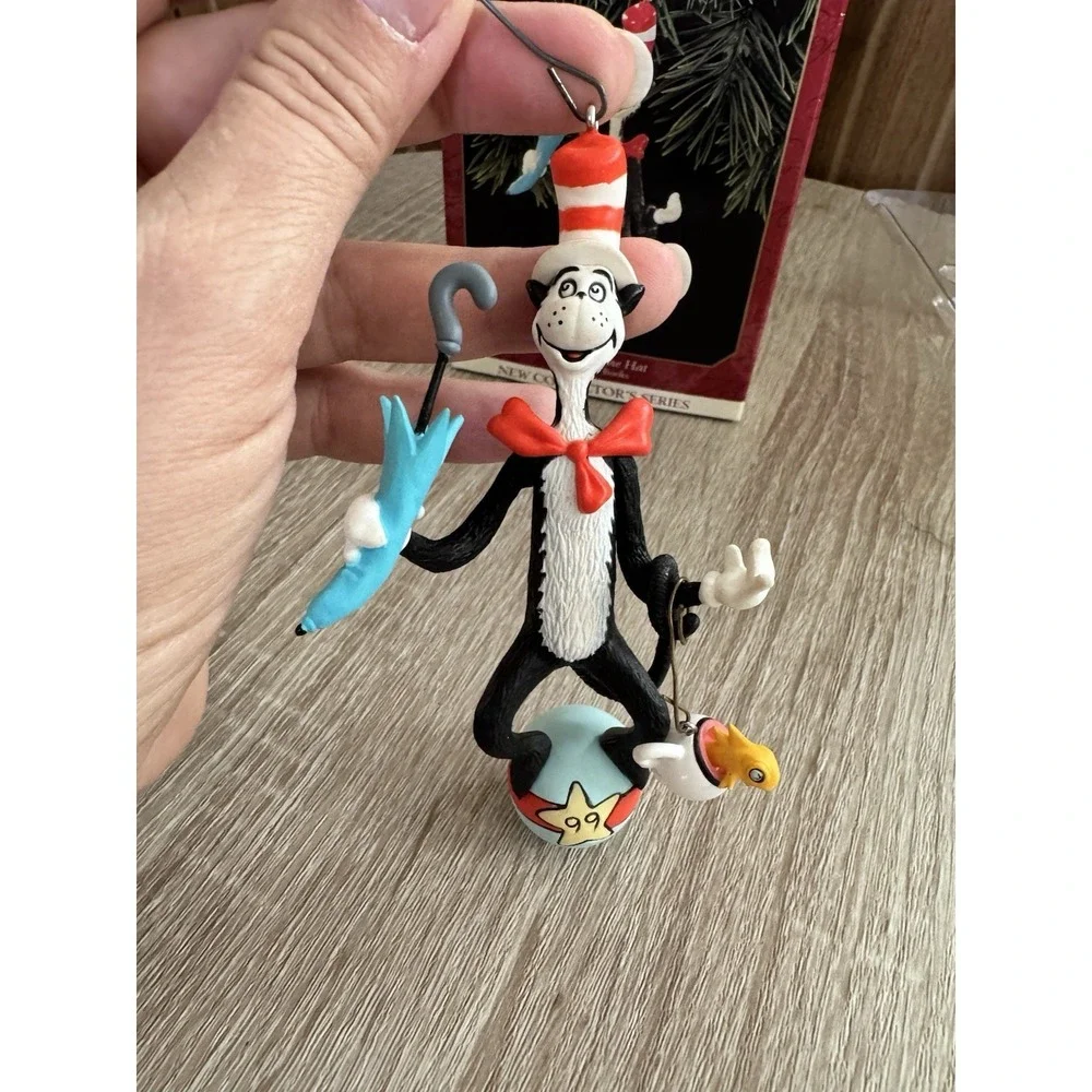Hallmark Dr. Suess The Cat in the Hat Ornament, New Collector Series